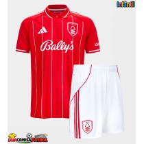 Camisa de Futebol Nottingham Forest Morgan Gibbs-White #10 Equipamento Principal Infantil 2025-26 Manga Curta (+ Calças curtas)